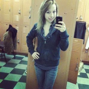 Meet your Posher, Holli